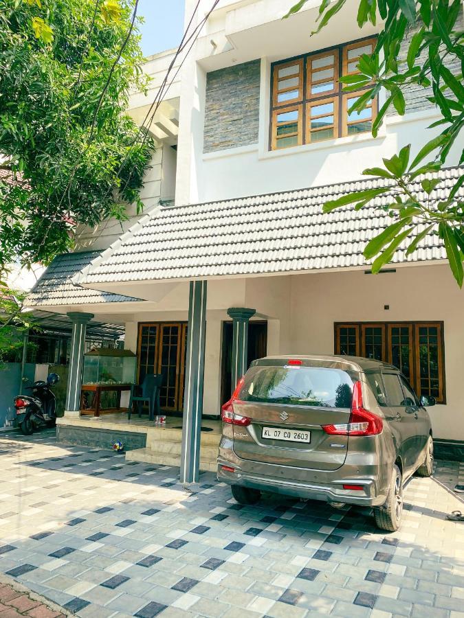 Budget Home Kochi Exterior photo