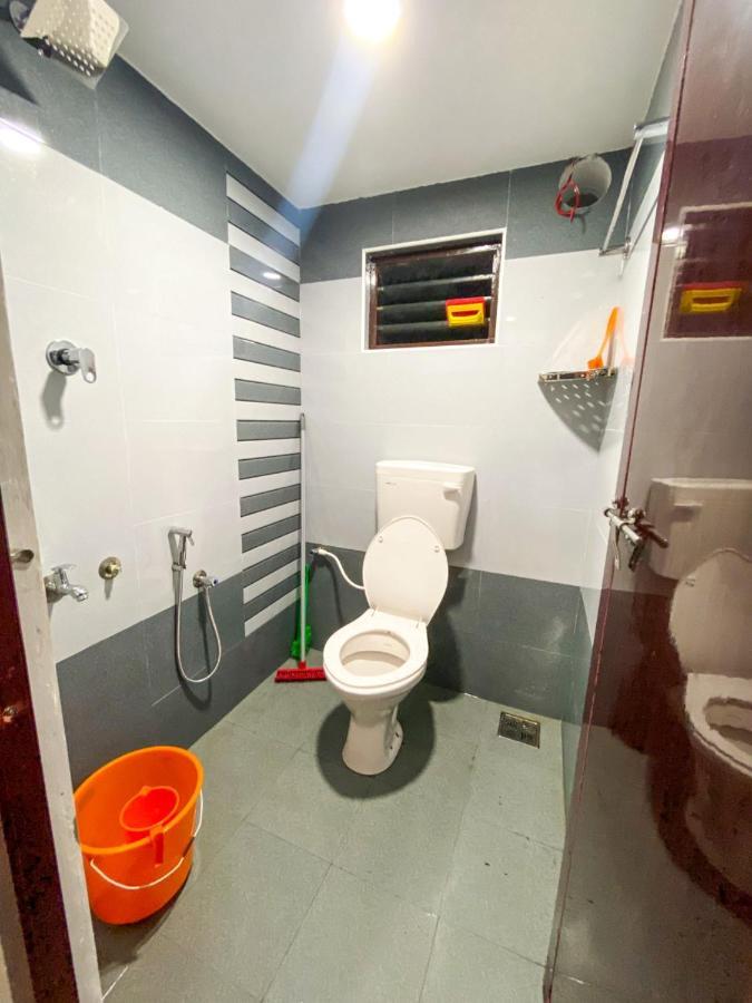 Budget Home Kochi Exterior photo