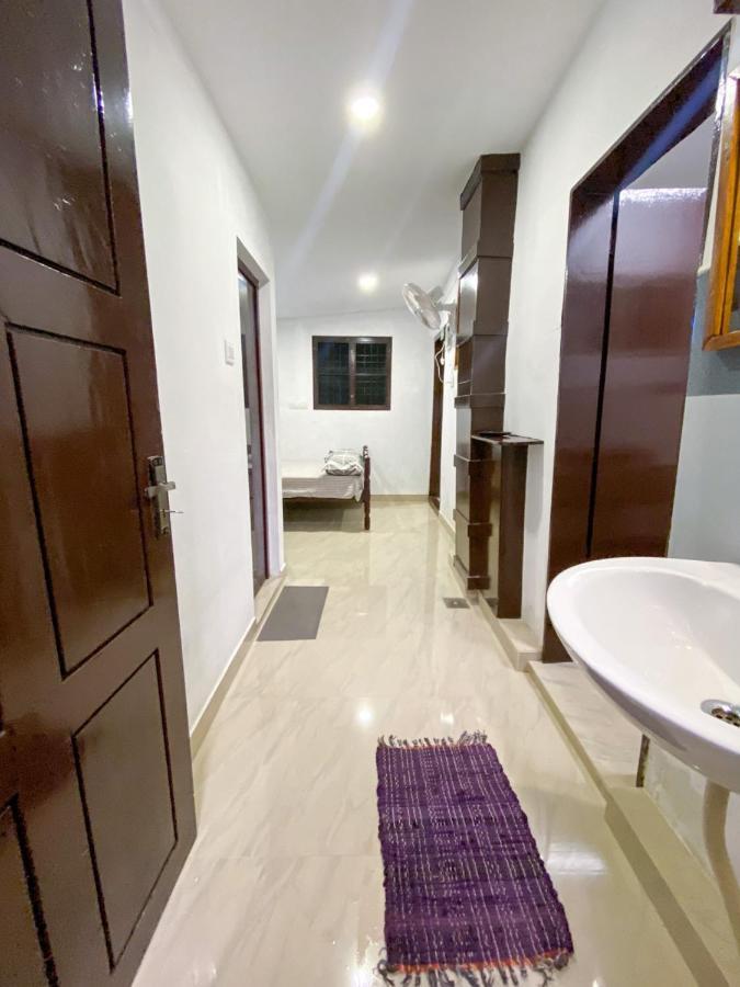 Budget Home Kochi Exterior photo