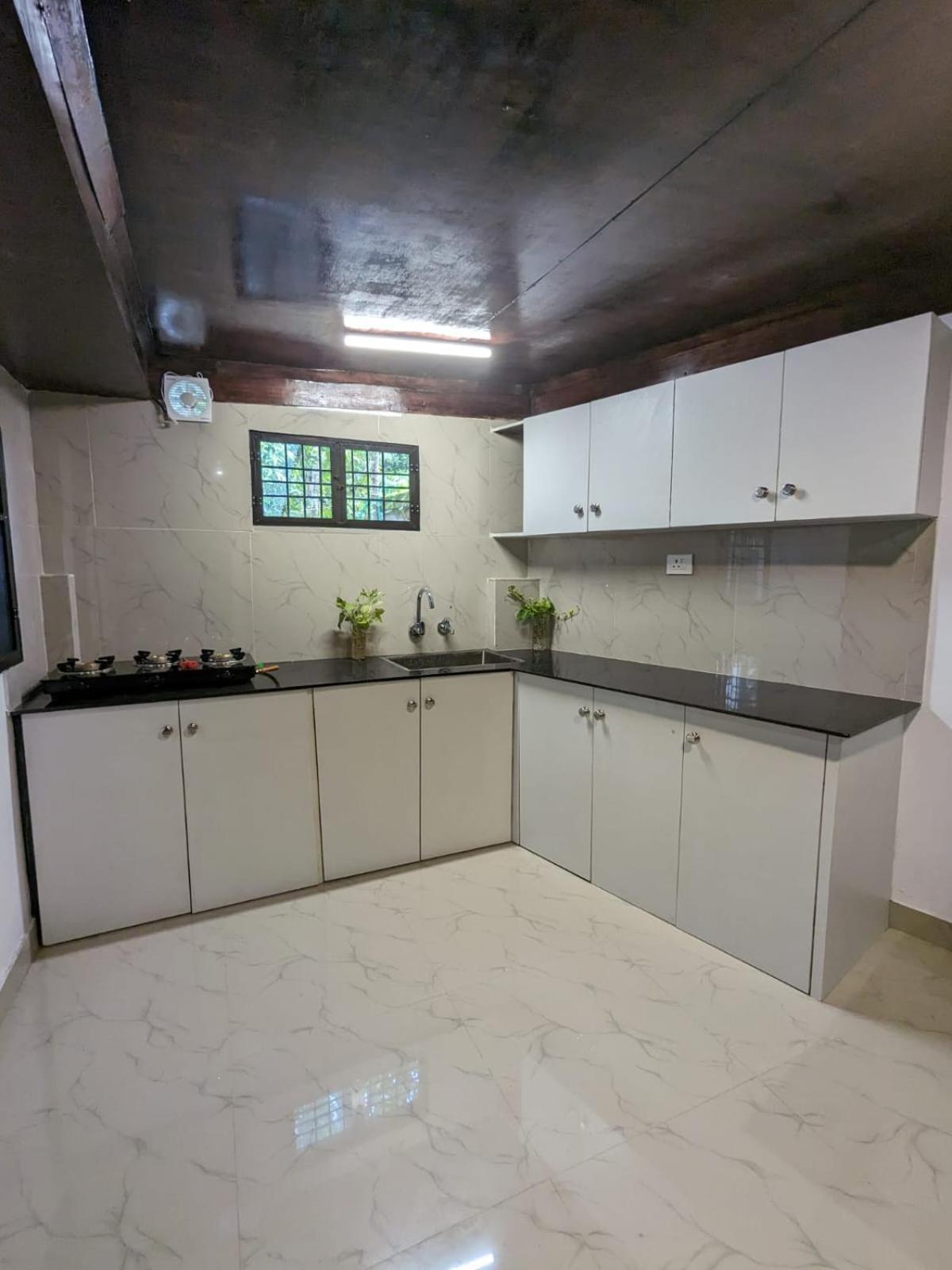 Budget Home Kochi Exterior photo