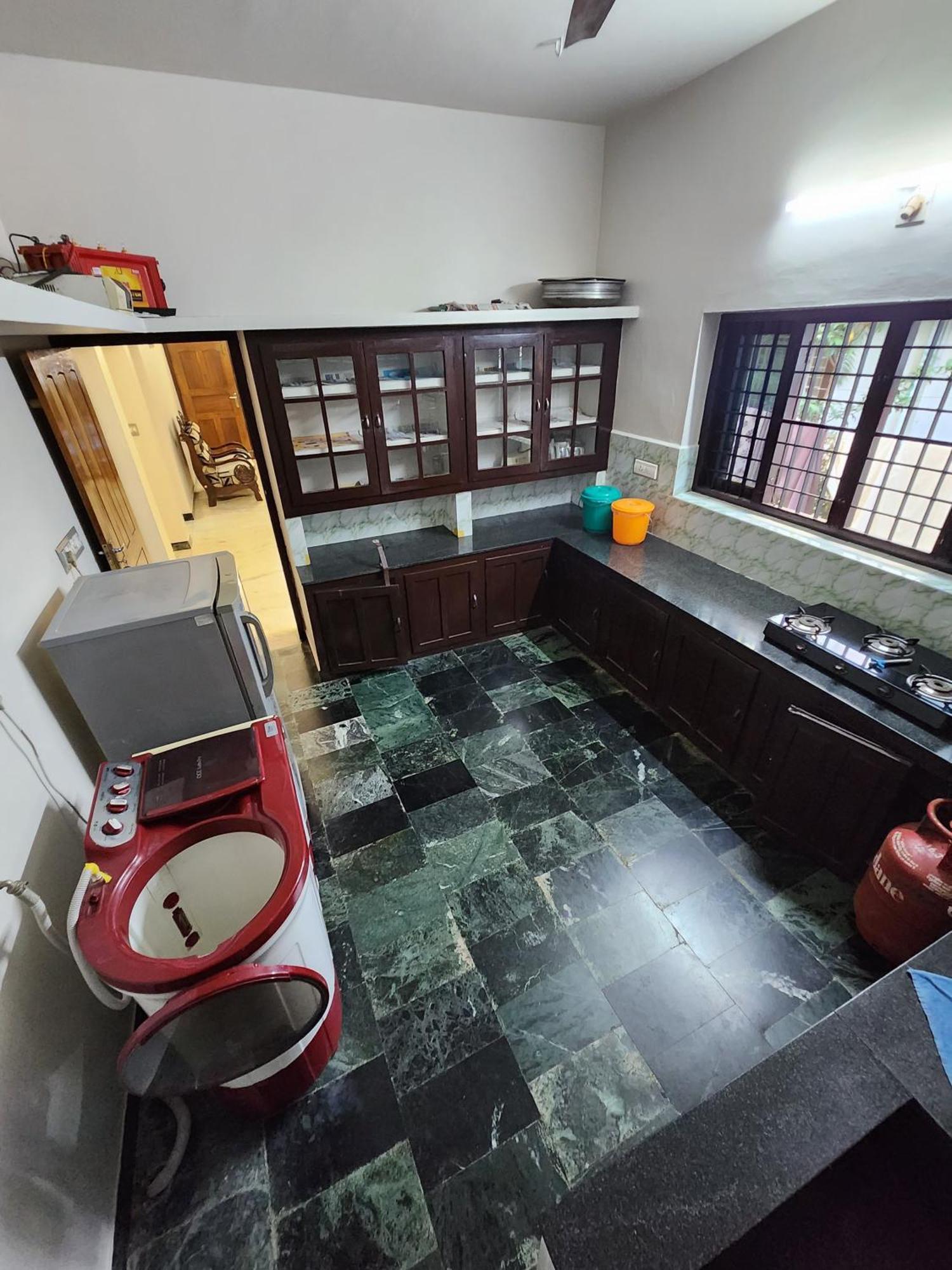 Budget Home Kochi Exterior photo