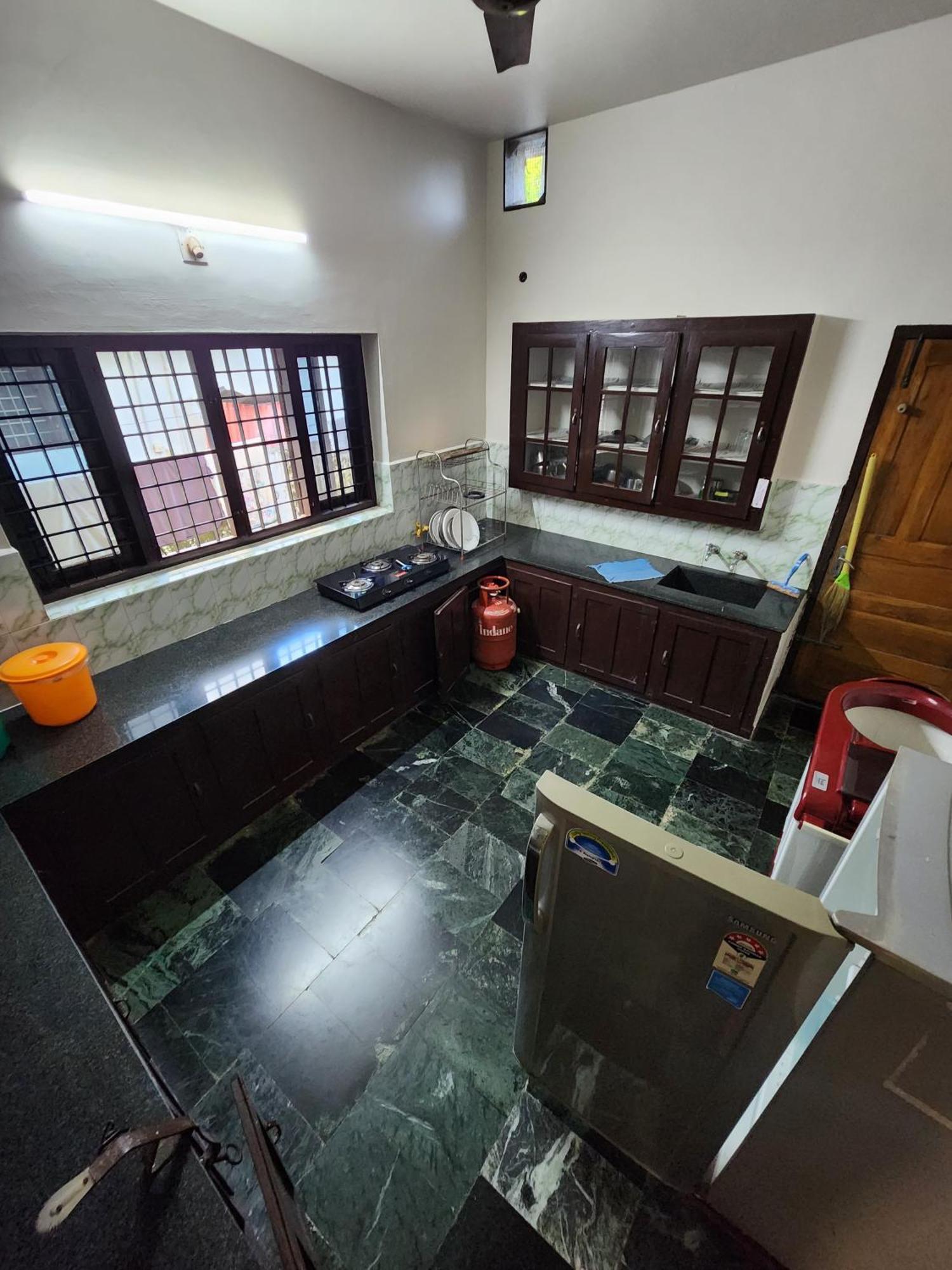 Budget Home Kochi Exterior photo